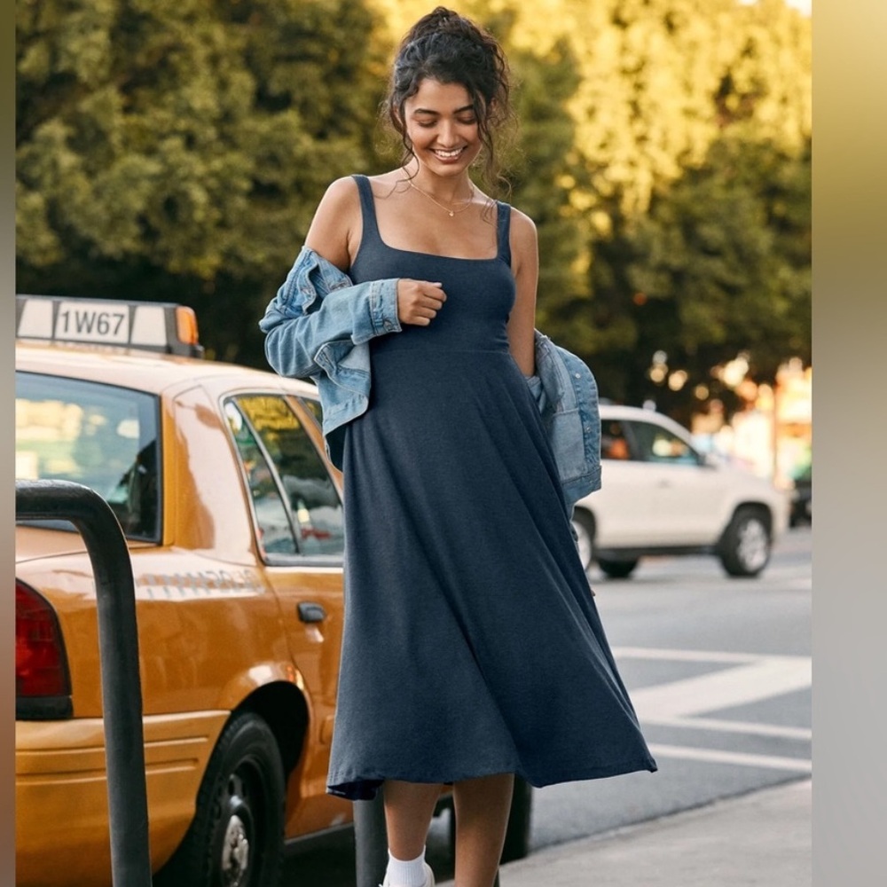 Beyond Yoga Featherweight At The Ready Square Neck Dress